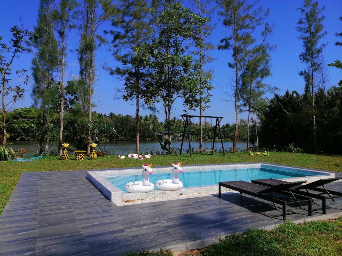 Suan Son Villa Koh Sa Nher สวนสนธิ์วิลล่า เกาะเสนอ Sha Szuratthani Kültér fotó